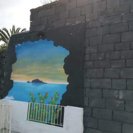 La Casa Di Titti E Jack * Malfa (Salina)